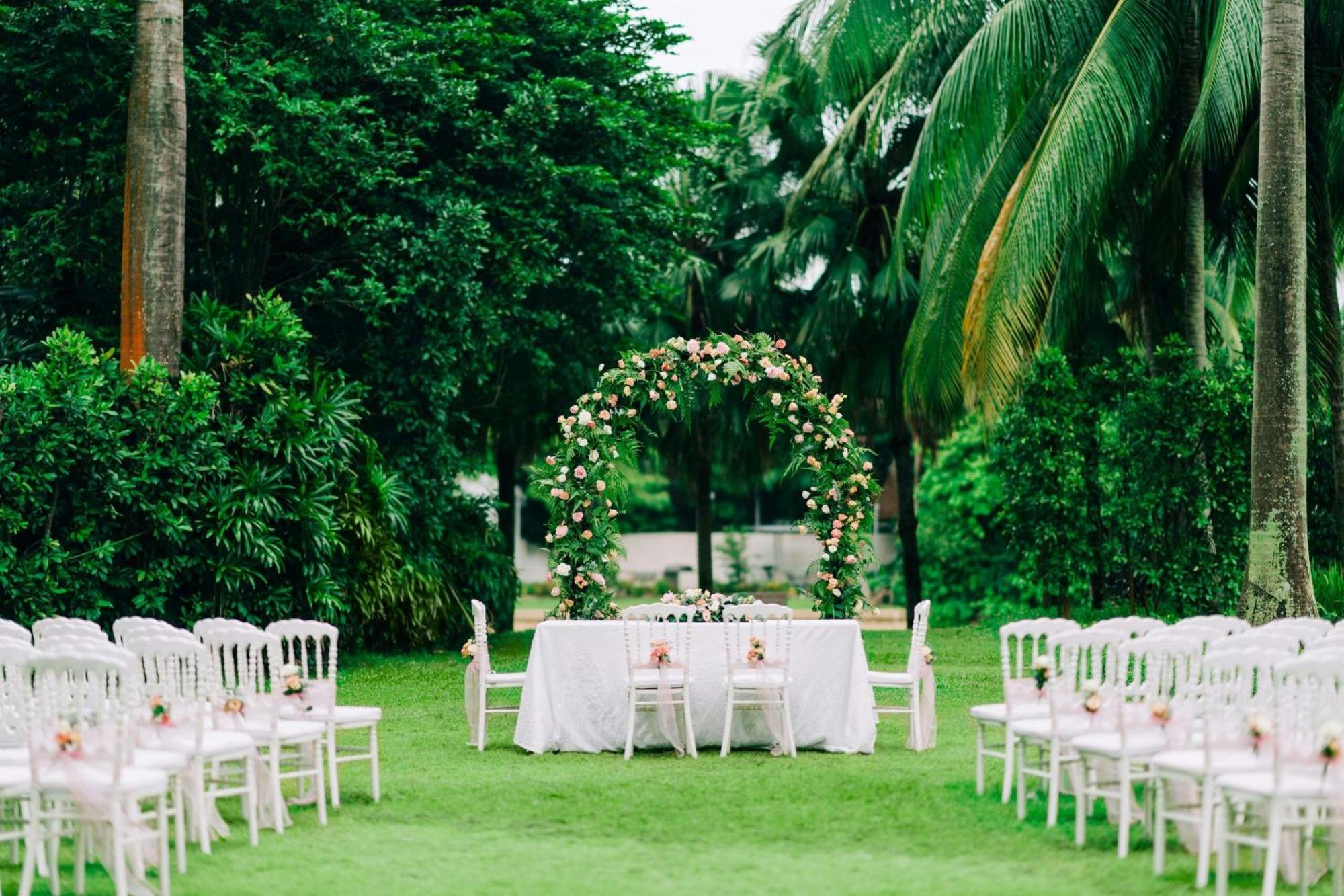 W Singapore - Sentosa Cove Εξωτερικό φωτογραφία The lawn at the Royal Thai Police Club